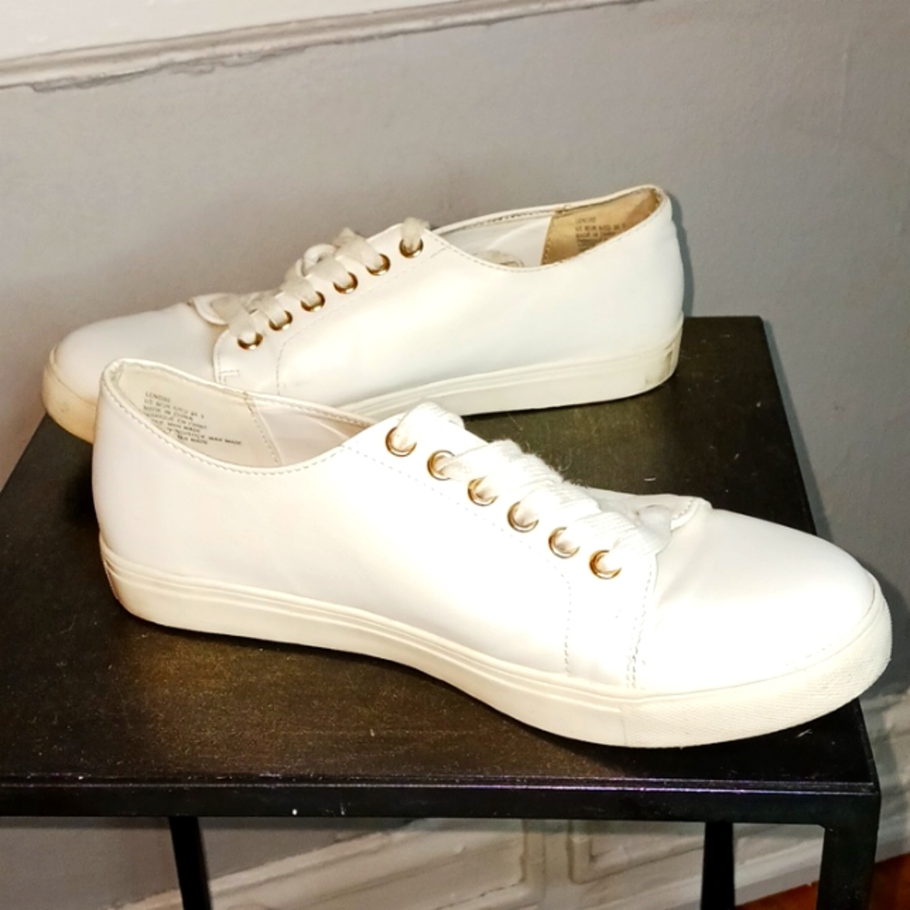 White, vegan leather, tennis shoe